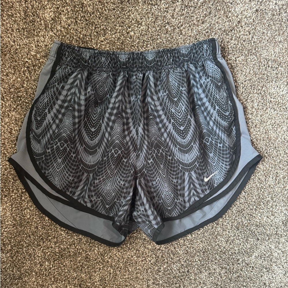 Nike Women's Tempo Running Shorts | Size Medium (M)